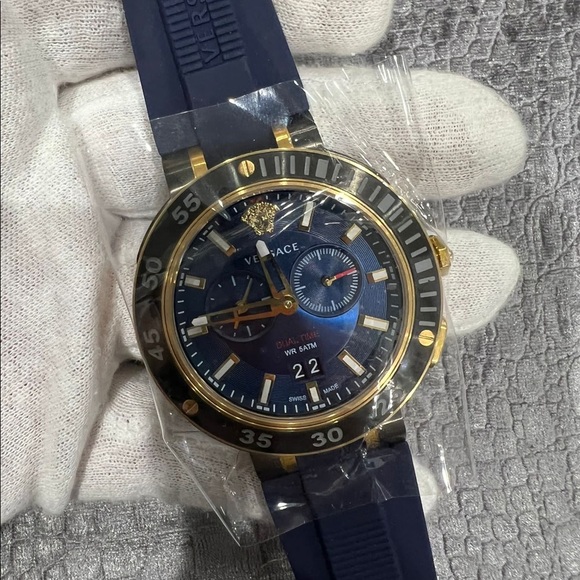 NIB Blue Versace Watch - Picture 5 of 13